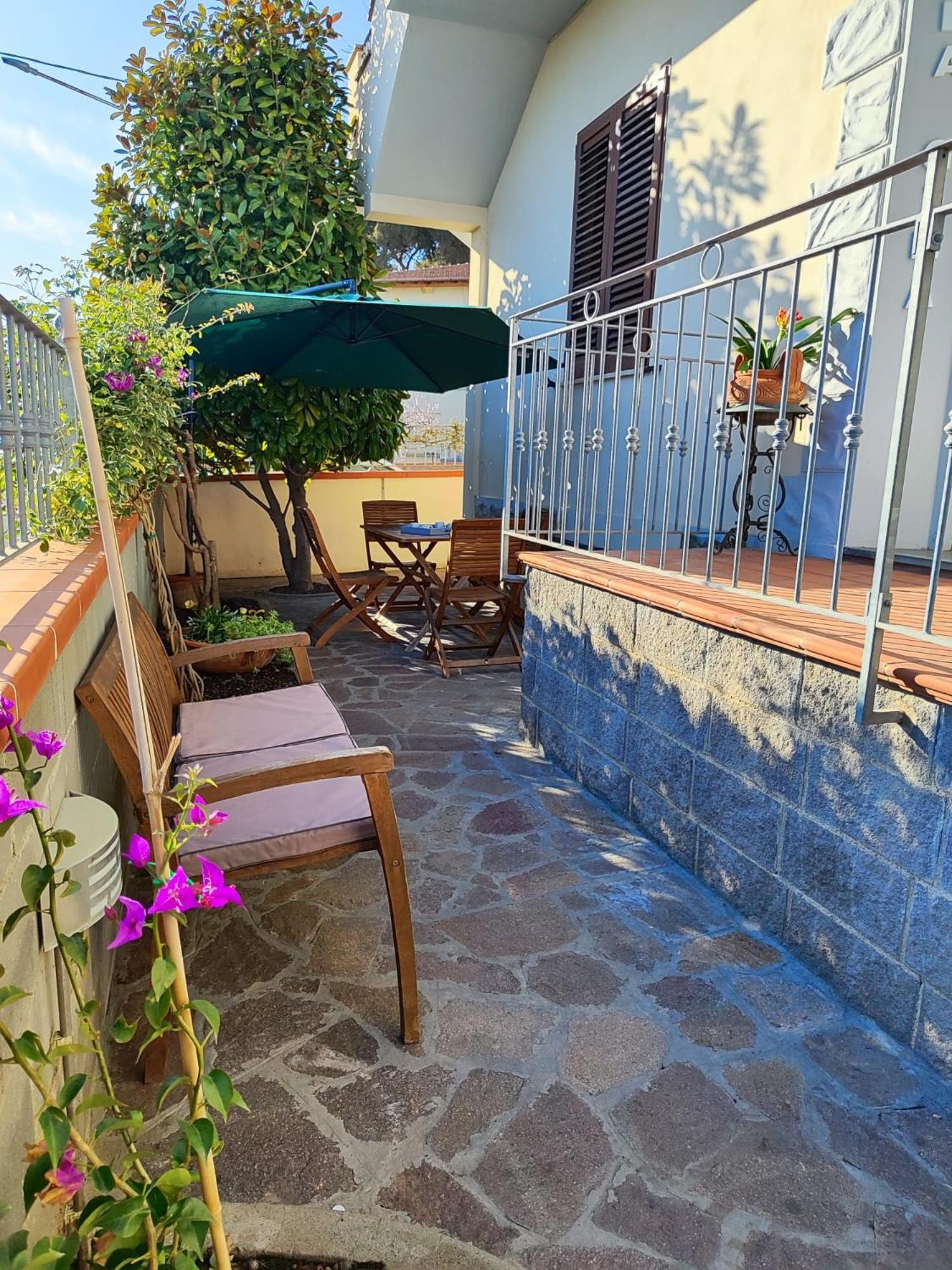 A Casa Di Gina Daire Rosignano Solvay Dış mekan fotoğraf